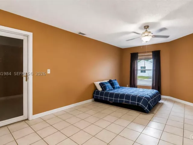 3-bedroom home for sale in Pembroke Pines - 220 NW 207th Way - MondialRealty