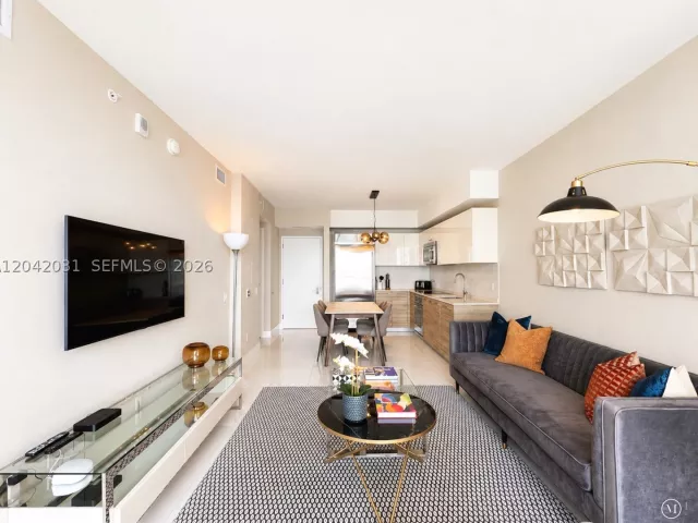 1-bedroom condo for rent in Miami - 1300 Brickell Bay Dr 2307 - MondialRealty
