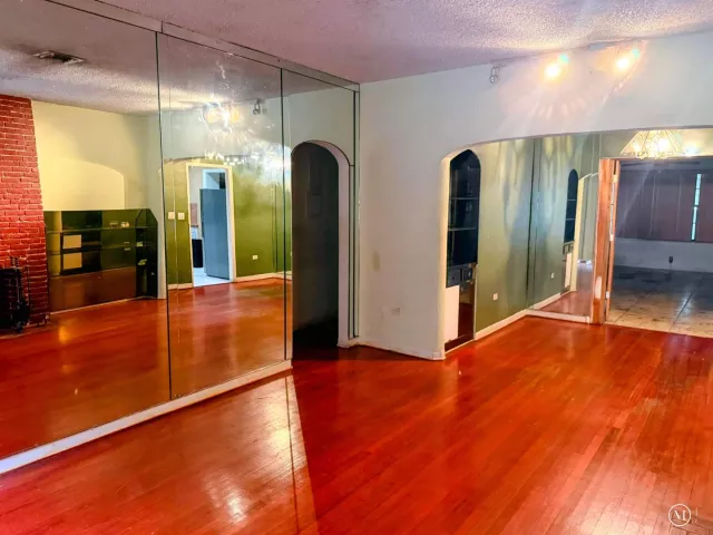4-bedroom home for sale in Miami - 424 NE 72nd Street - MondialRealty