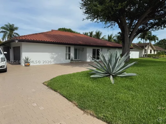4-bedroom home for rent in Miami - 13461 SW 98th Pl 13461 - MondialRealty