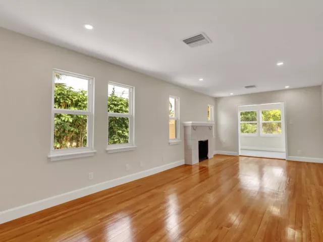 2-bedroom home for sale in West Palm Beach - 842 Selkirk Street - MondialRealty