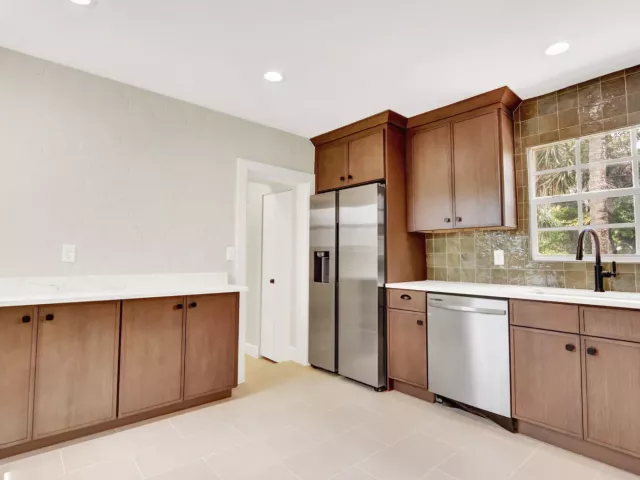 2-bedroom home for sale in West Palm Beach - 842 Selkirk Street - MondialRealty