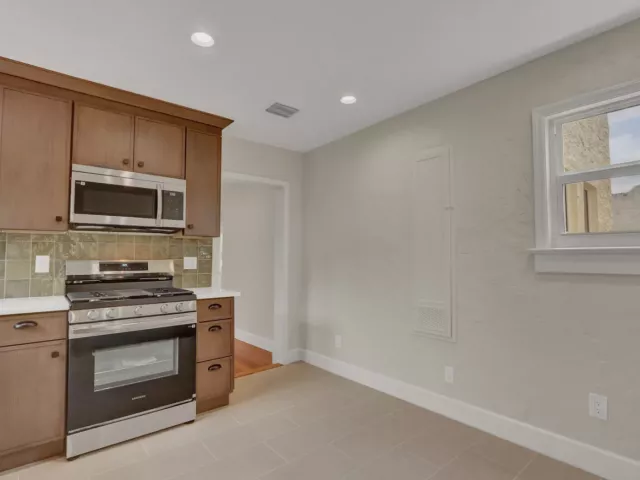 2-bedroom home for sale in West Palm Beach - 842 Selkirk Street - MondialRealty