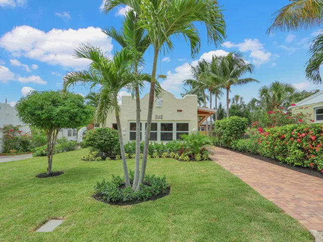 2-bedroom home for sale in West Palm Beach - 842 Selkirk Street - MondialRealty