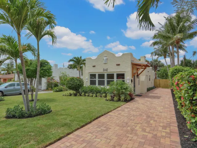 2-bedroom home for sale in West Palm Beach - 842 Selkirk Street - MondialRealty