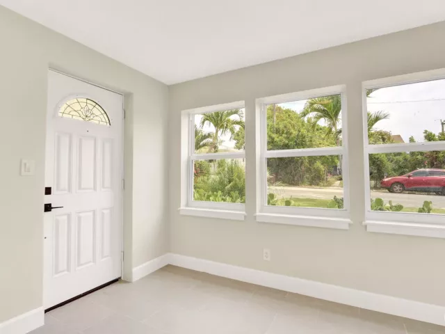 2-bedroom home for sale in West Palm Beach - 842 Selkirk Street - MondialRealty