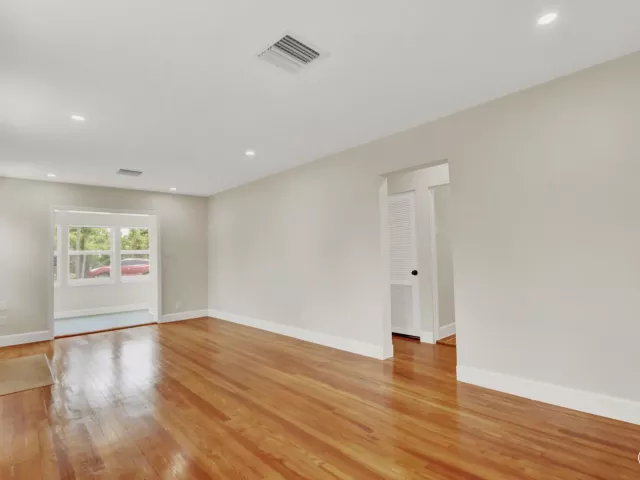 2-bedroom home for sale in West Palm Beach - 842 Selkirk Street - MondialRealty