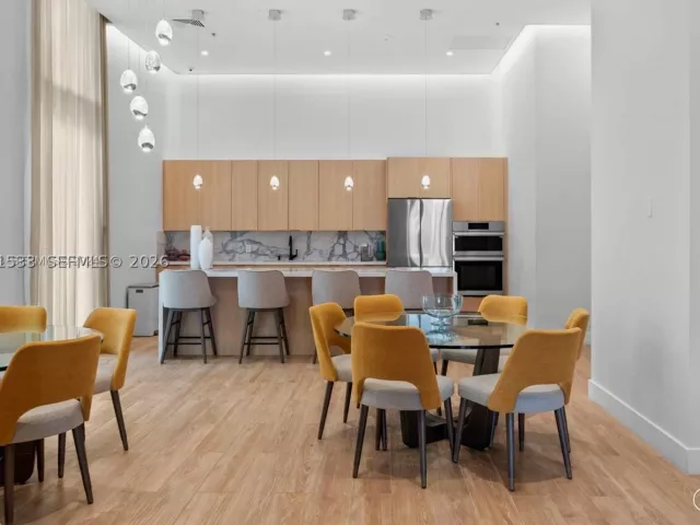 2-bedroom condo for rent in Miami - 90 SW 3rd St 3703 - MondialRealty