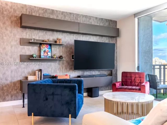 2-bedroom condo for rent in Miami - 90 SW 3rd St 3703 - MondialRealty