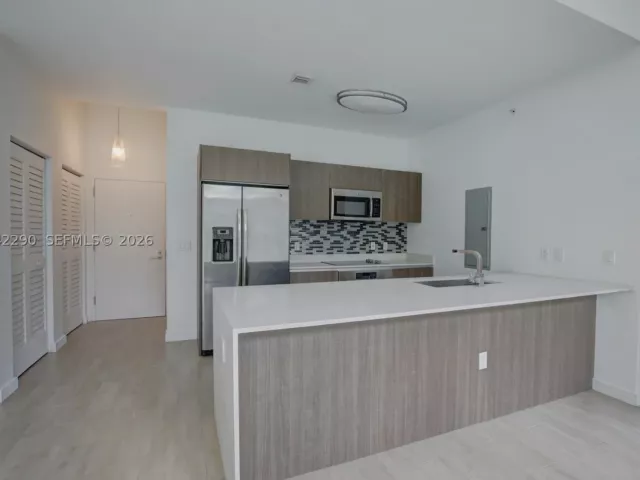 2-bedroom home for rent in Miami - 1600 SW 1st Ave TH-09 - MondialRealty