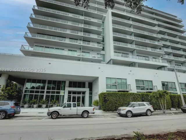 2-bedroom home for rent in Miami - 1600 SW 1st Ave TH-09 - MondialRealty