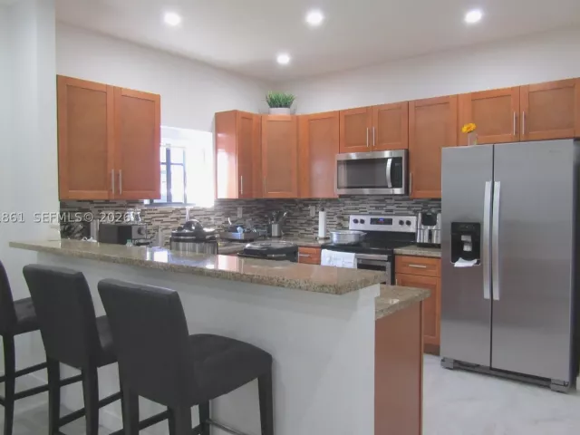 4-bedroom home for sale in Miami - 16825 SW 109th Pl - MondialRealty