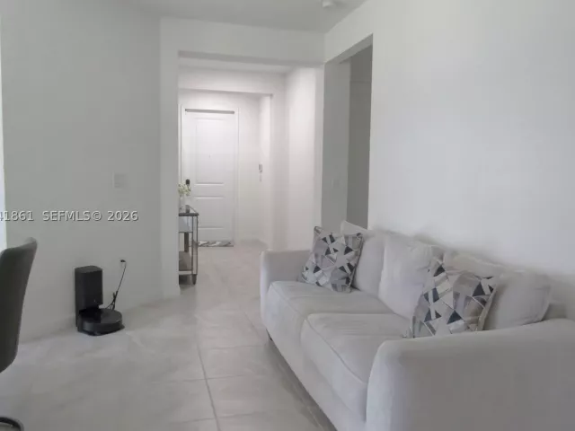 4-bedroom home for sale in Miami - 16825 SW 109th Pl - MondialRealty
