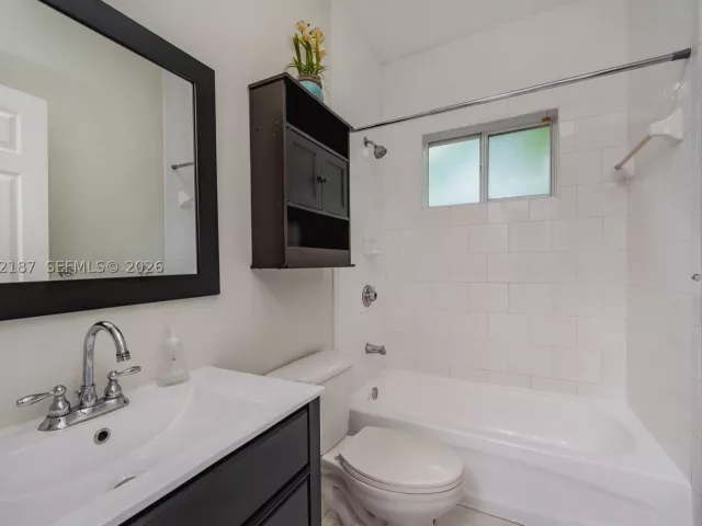 3-bedroom home for sale in Miami Gardens - 2750 NW 170th St - MondialRealty