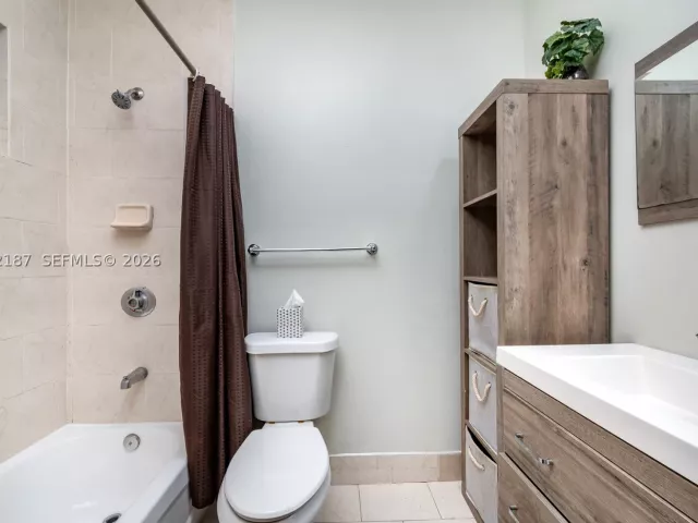 3-bedroom home for sale in Miami Gardens - 2750 NW 170th St - MondialRealty