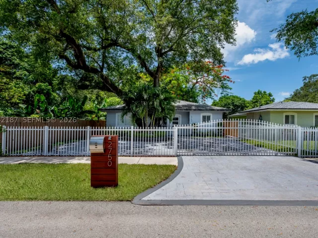 3-bedroom home for sale in Miami Gardens - 2750 NW 170th St - MondialRealty