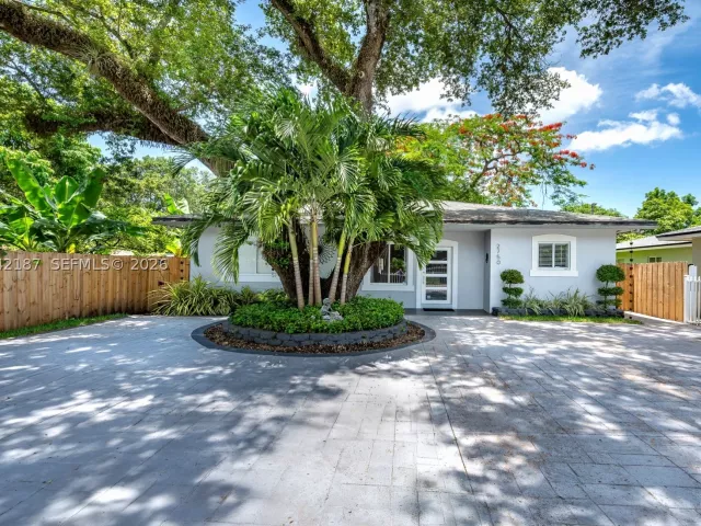 3-bedroom home for sale in Miami Gardens - 2750 NW 170th St - MondialRealty