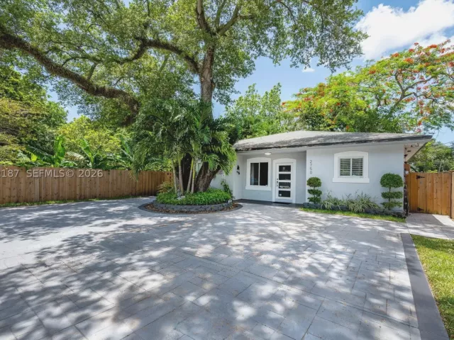 3-bedroom home for sale in Miami Gardens - 2750 NW 170th St - MondialRealty