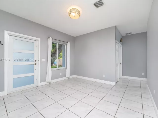 3-bedroom home for sale in Miami Gardens - 2750 NW 170th St - MondialRealty