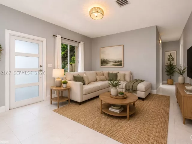 3-bedroom home for sale in Miami Gardens - 2750 NW 170th St - MondialRealty