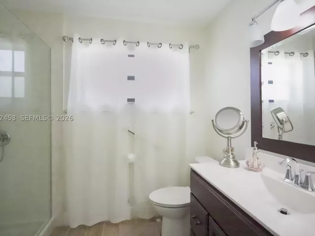 3-bedroom home for sale in Miami - 10920 SW 143rd Ct - MondialRealty