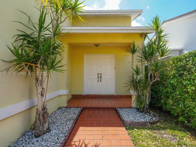 3-bedroom home for sale in Miami - 10920 SW 143rd Ct - MondialRealty