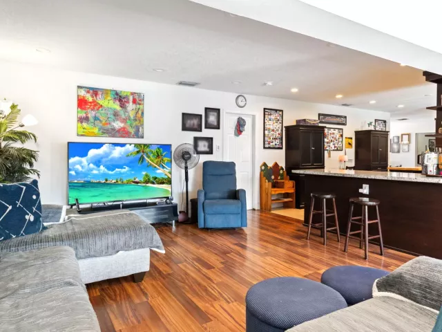 4-bedroom home for sale in Hollywood - 4921 Jackson Street - MondialRealty