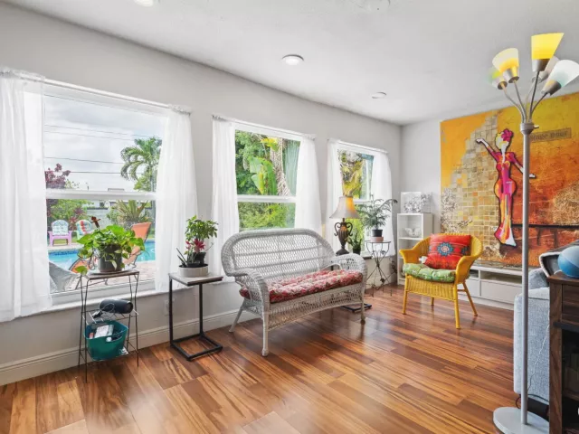 4-bedroom home for sale in Hollywood - 4921 Jackson Street - MondialRealty