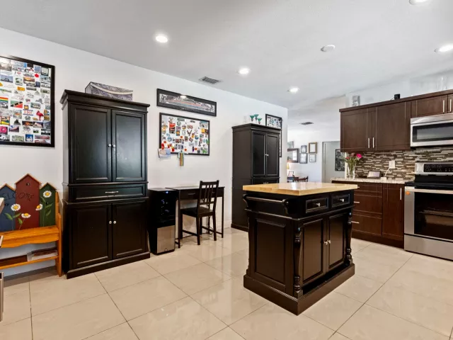 4-bedroom home for sale in Hollywood - 4921 Jackson Street - MondialRealty
