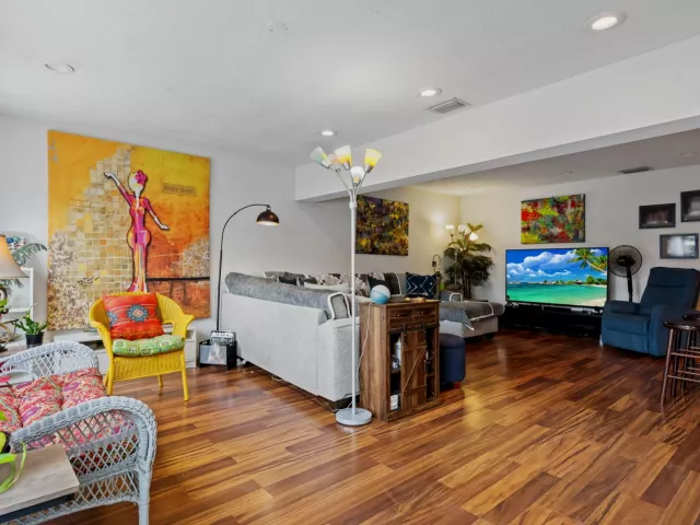 4-bedroom home for sale in Hollywood - 4921 Jackson Street - MondialRealty
