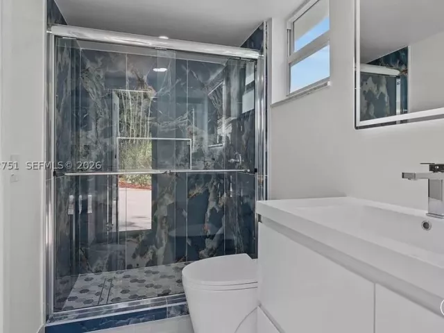 3-bedroom home for sale in Hollywood - 5300 Adams St - MondialRealty