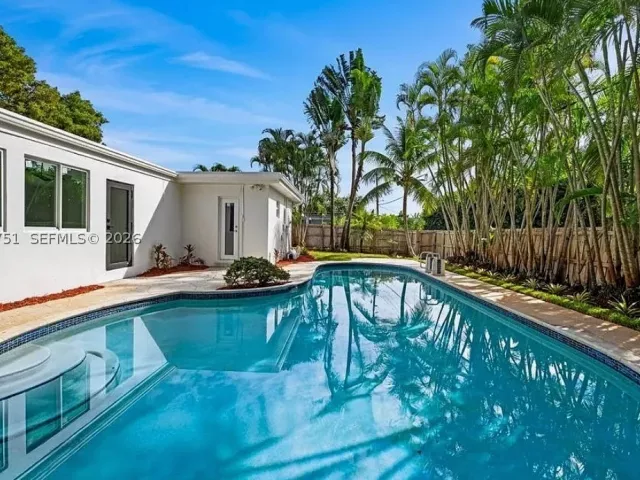 3-bedroom home for sale in Hollywood - 5300 Adams St - MondialRealty