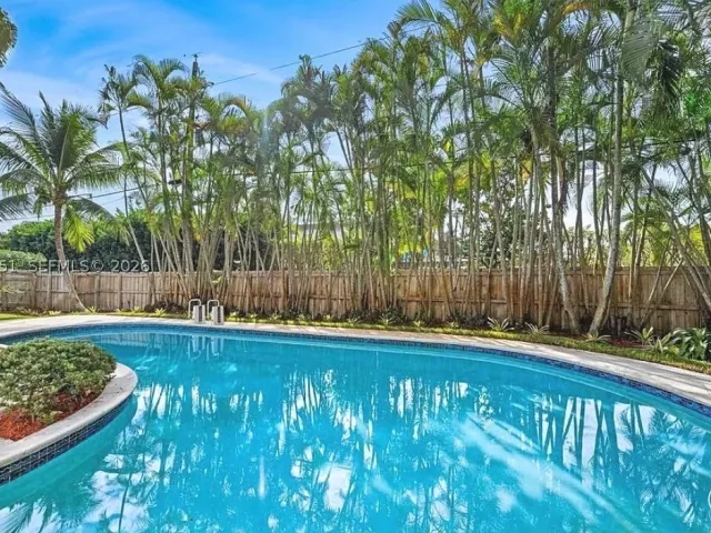 3-bedroom home for sale in Hollywood - 5300 Adams St - MondialRealty