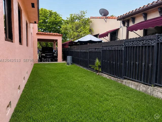 3-bedroom home for sale in Miami - 3053 SW 21st St - MondialRealty