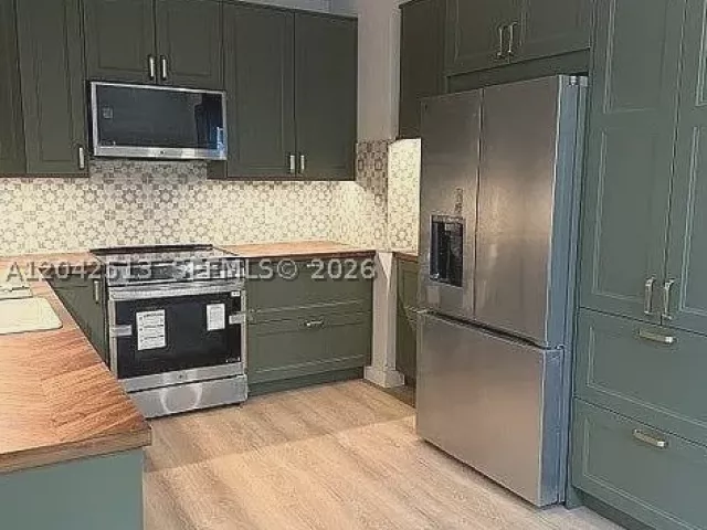 3-bedroom home for sale in Miami - 3053 SW 21st St - MondialRealty