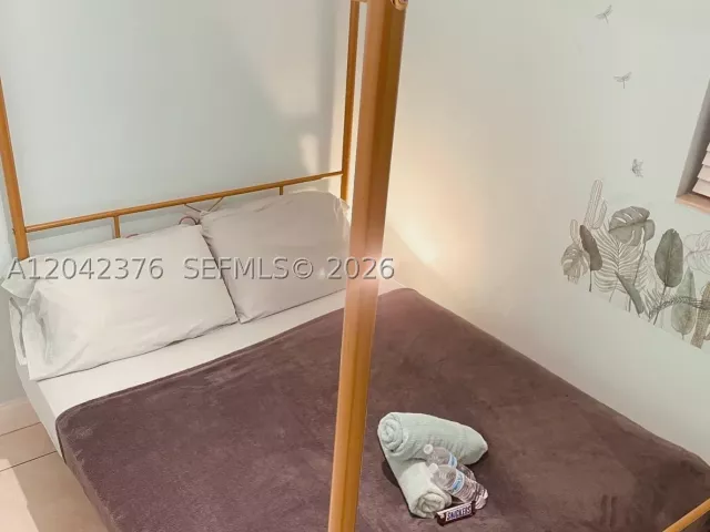 7-bedroom home for sale in Miami - 2737 NW 13th Ave - MondialRealty