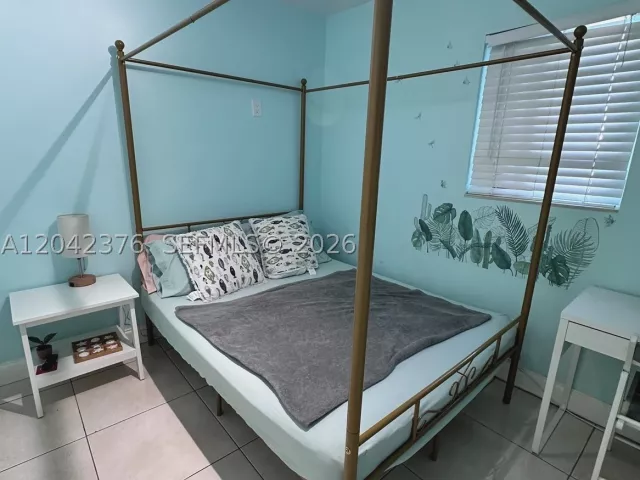 7-bedroom home for sale in Miami - 2737 NW 13th Ave - MondialRealty