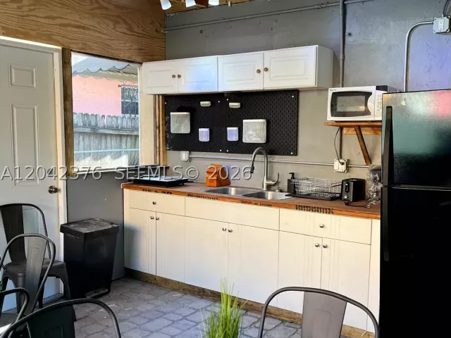 7-bedroom home for sale in Miami - 2737 NW 13th Ave - MondialRealty