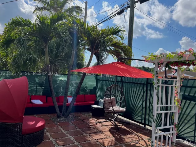 7-bedroom home for sale in Miami - 2737 NW 13th Ave - MondialRealty