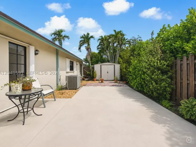 3-bedroom home for sale in Miami - 13341 SW 114th Pl - MondialRealty