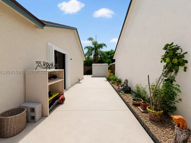3-bedroom home for sale in Miami - 13341 SW 114th Pl - MondialRealty
