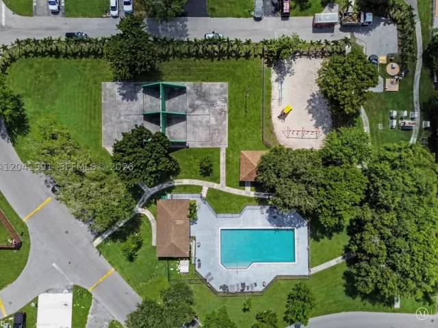 3-bedroom home for sale in Miami - 13341 SW 114th Pl - MondialRealty