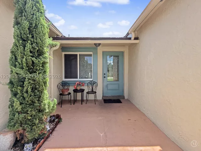 3-bedroom home for sale in Miami - 13341 SW 114th Pl - MondialRealty