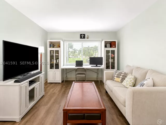 3-bedroom home for sale in Miami - 13341 SW 114th Pl - MondialRealty