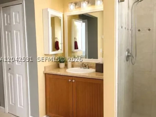 3-bedroom home for sale in West Palm Beach - 4351 Leicester Ct - MondialRealty