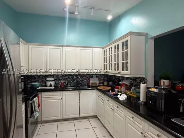 4-bedroom home for sale in Miami - 17401 SW 144th Ct - MondialRealty