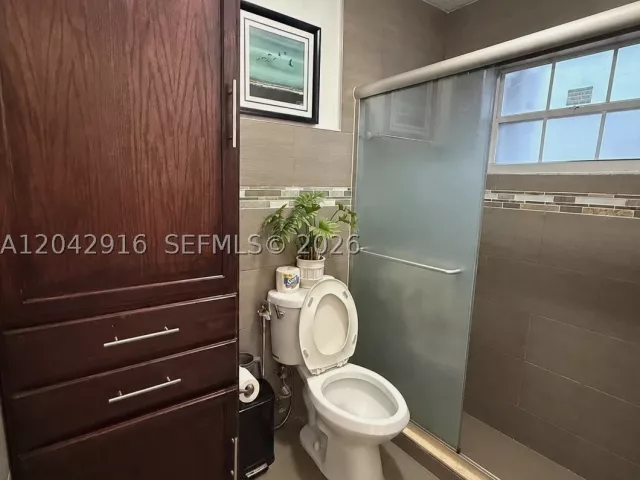 4-bedroom home for sale in Miami - 17401 SW 144th Ct - MondialRealty