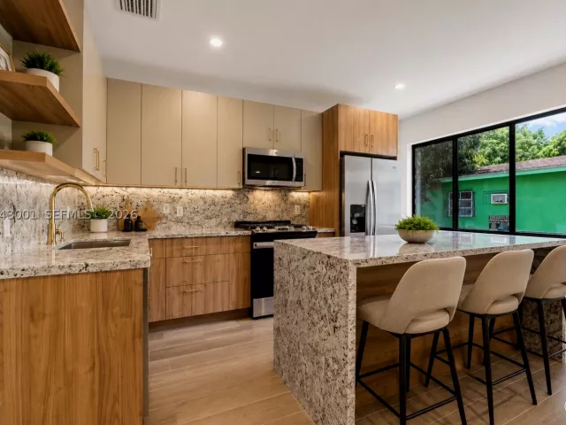 3-bedroom home for sale in Miami - 1020 NW 49th St - MondialRealty