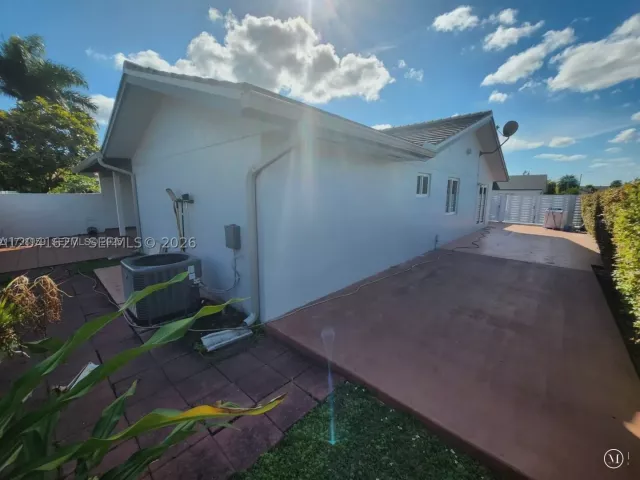 4-bedroom home for sale in Miami - 2401 SW 143rd Ct - MondialRealty