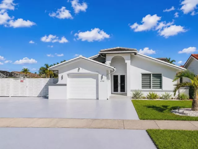 4-bedroom home for sale in Miami - 2401 SW 143rd Ct - MondialRealty